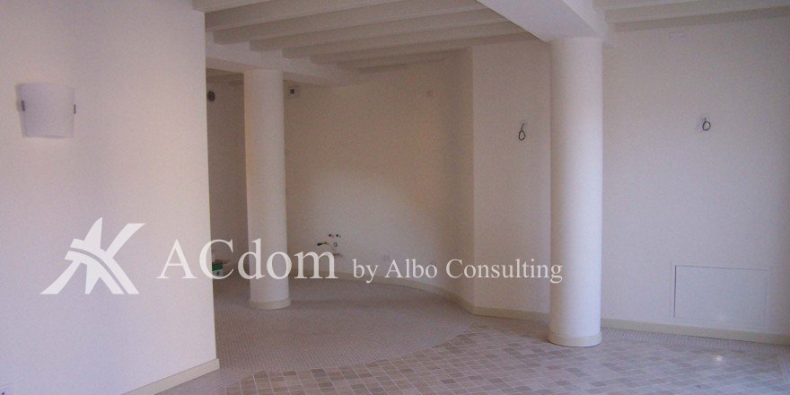 trilocale soggiorno angolo cottura